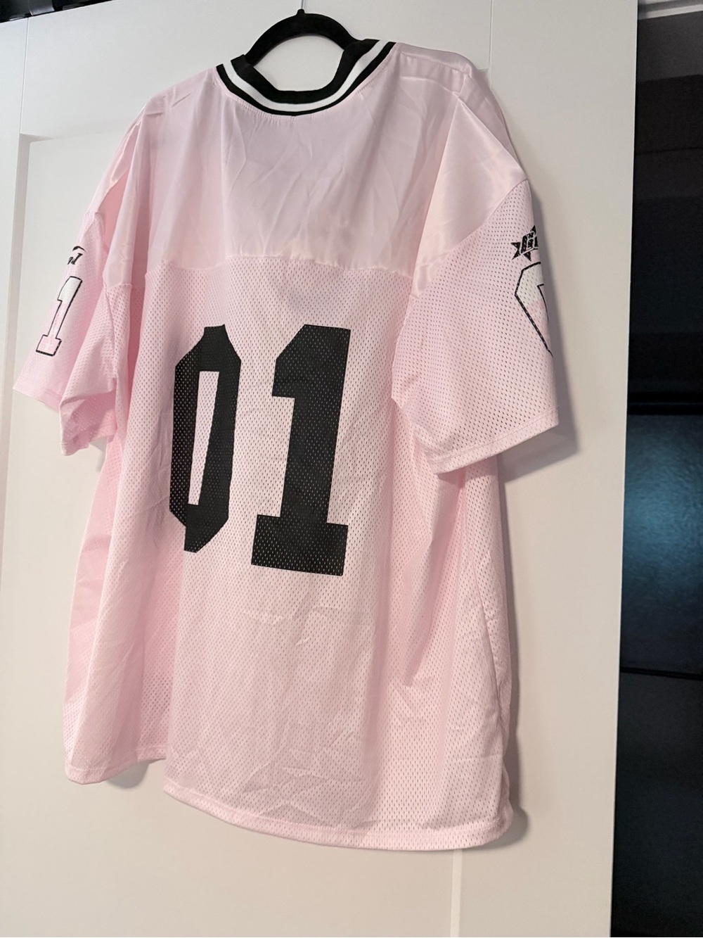 Light Pink Mesh Sports Jersey with Bold '01' - Picture 2 of 2